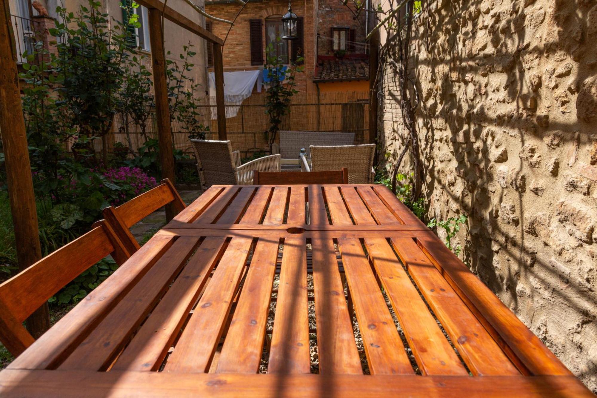 Il Cantuccio- Appartamento In Centro Con Giardino Volterra Exteriér fotografie