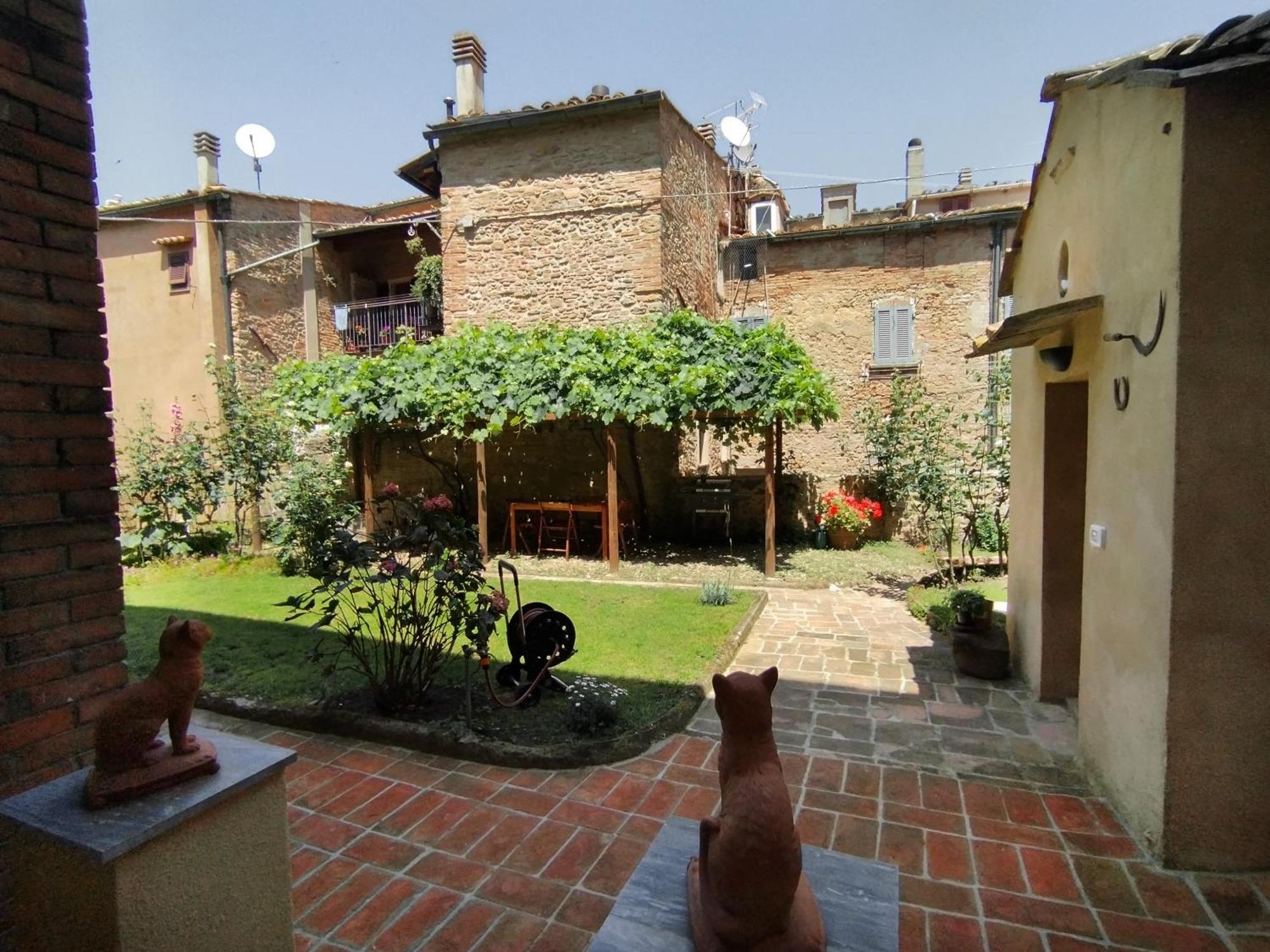 Il Cantuccio- Appartamento In Centro Con Giardino Volterra Exteriér fotografie